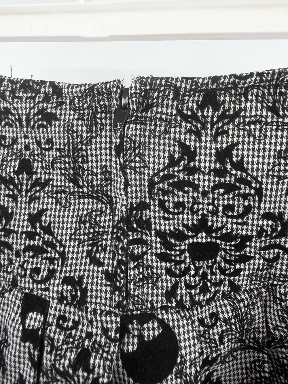 Spirit Halloween Black White Gothic Mini Skirt Zipper Ring Accents Size Small - Picture 5 of 8